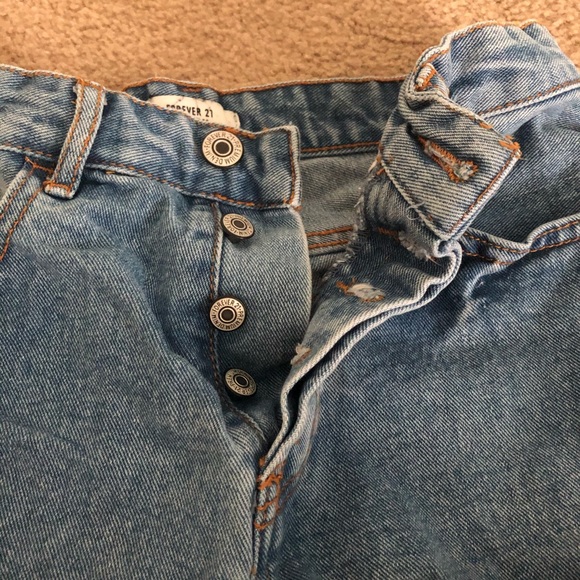 Forever 21 high rise denim shorts - Picture 2 of 3